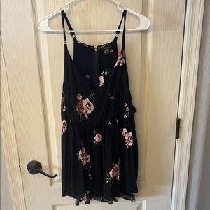 EUC torrid Floral Black Sleeveless Top